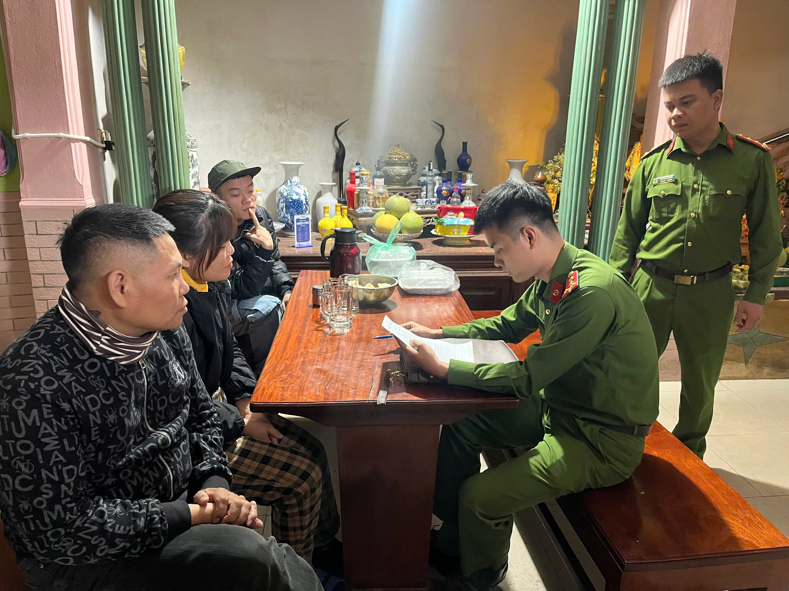 Công an phường Chu Văn An tăng cường quản lý cư trú, chủ động phòng ngừa từ sớm, từ xa